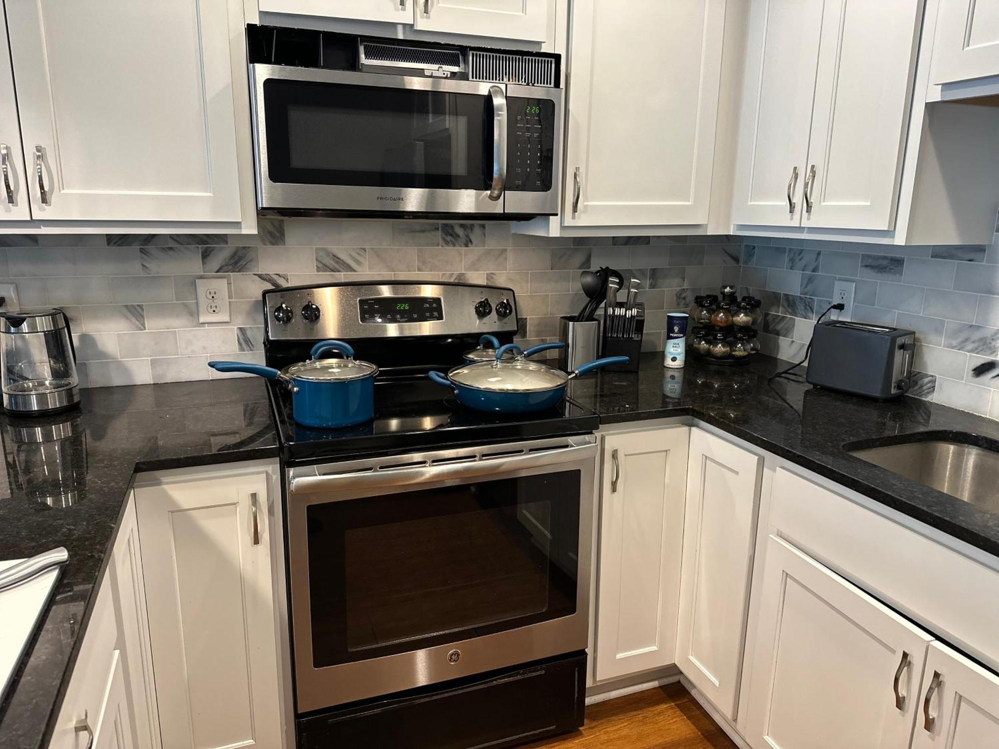Extended & Short Term At The Oasis Group Guest house Minneapolis